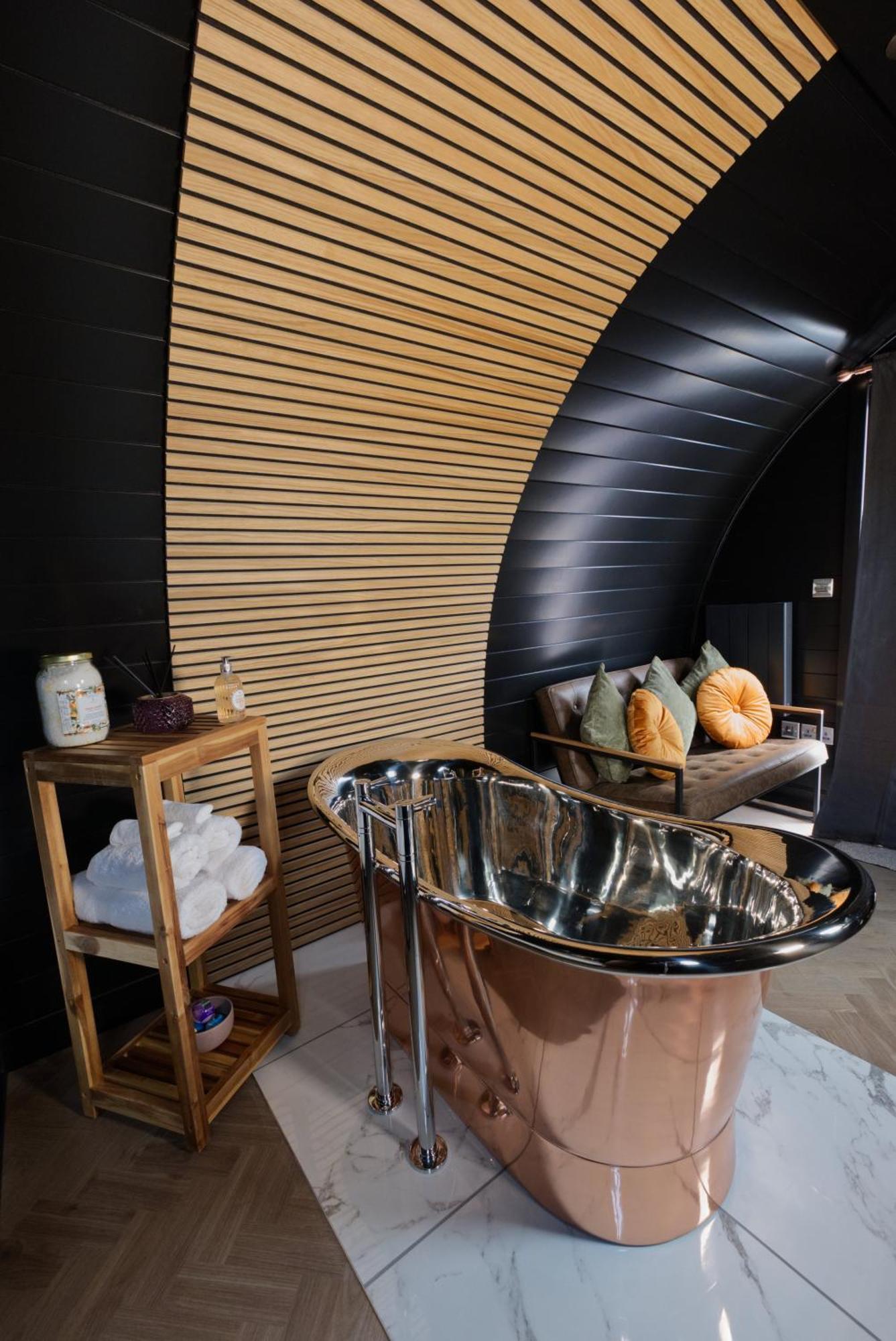 North Coast 500 Pods Hotel Achmelvich Exterior photo